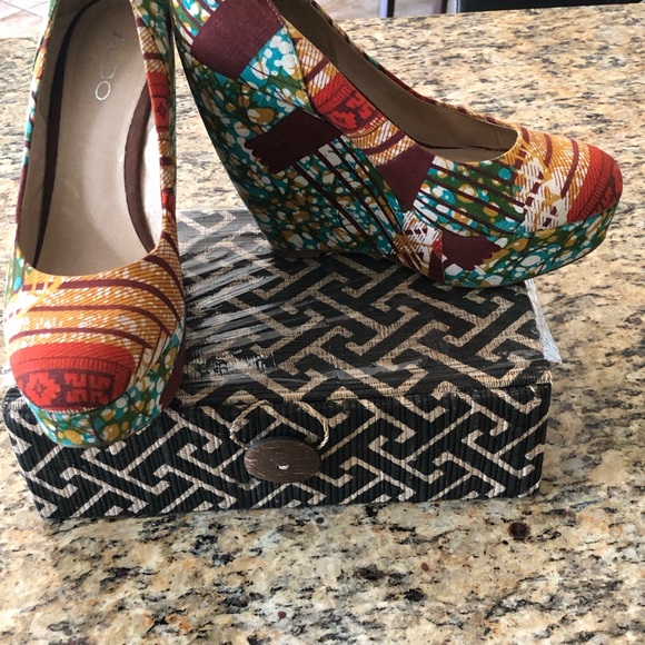 Aldo African Print Wedges - Picture 3 of 4